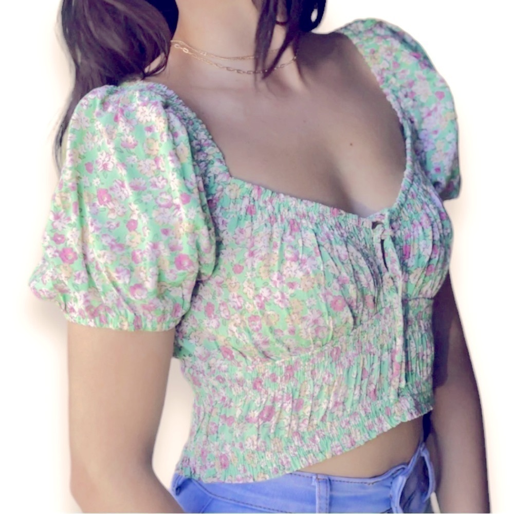 Elodie Sally Floral Crop Blouse, Size Medium NWT